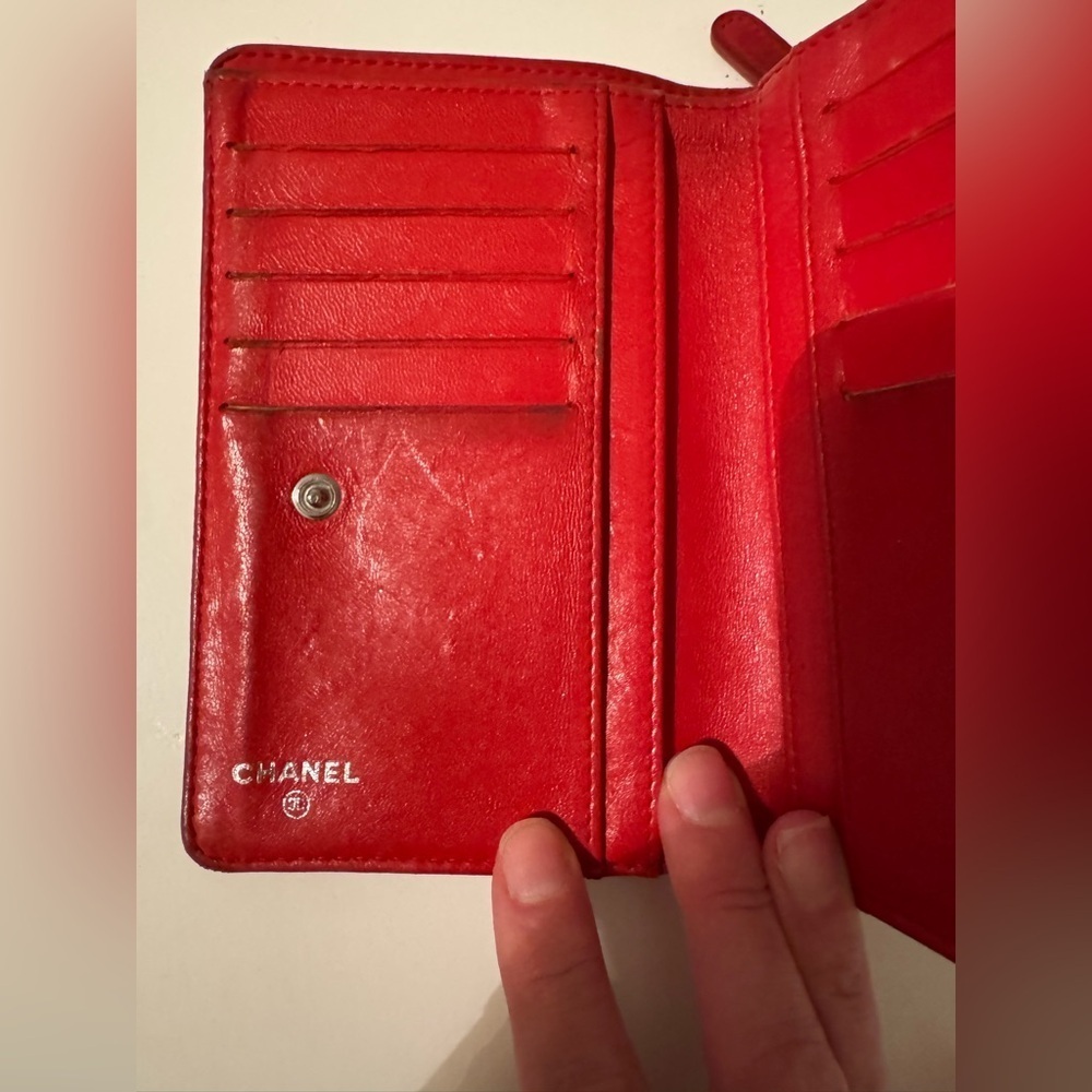 Chanel Small Classic Red Quilted Leather Wallet - Authentic - Picture 7 of 16